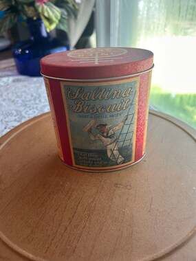 1992 Bristol Ware Nabisco Saltina Biscuit Vintage Tin, “Just A Little Salty”